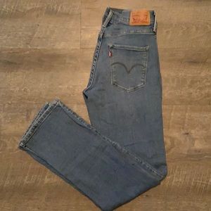 Women’s Levi Jeans